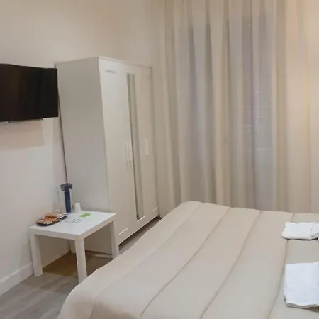 לינה וארוחת בוקר Abt L'aura פלרמו