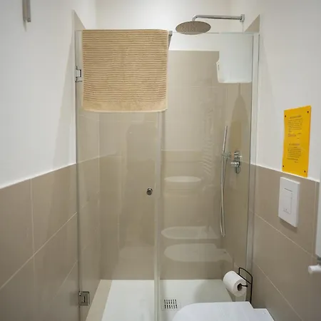 Abt L'aura לינה וארוחת בוקר